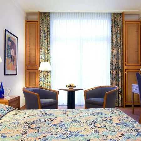 Hotel Steigenberger & 5*